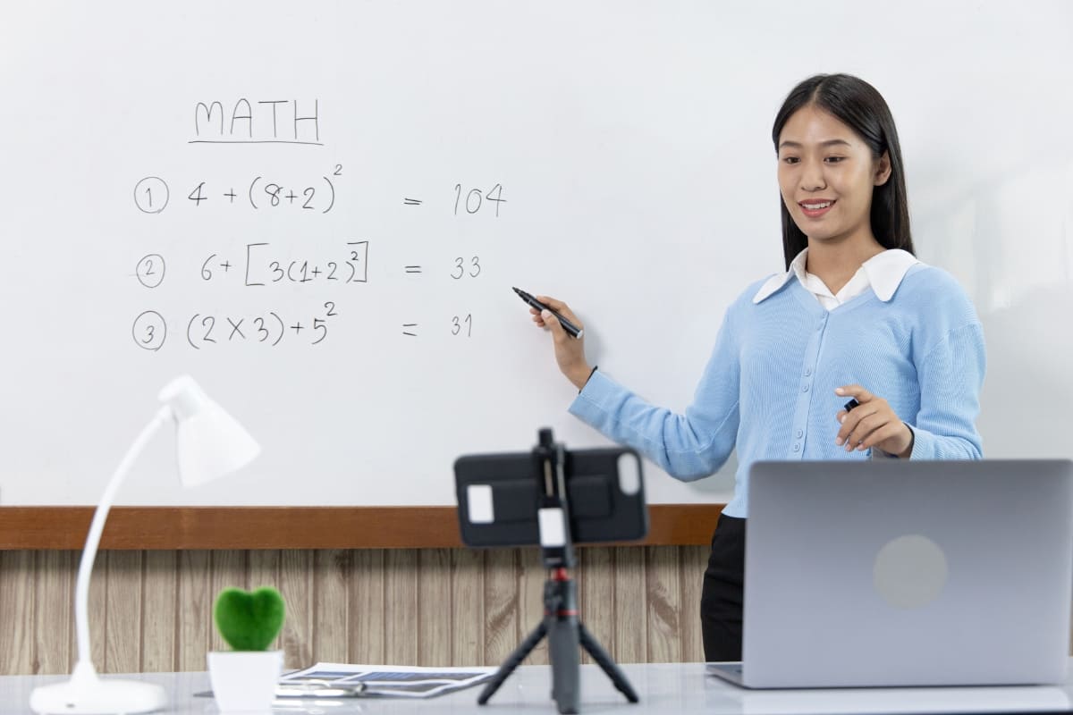 รูปแบบการจัด การเรียนการสอนออนไลน์รู้แล้วอย่างฮาจบ 6 รูปแบบ? 7 การจัดการเรียนการสอนออนไลน์ 03