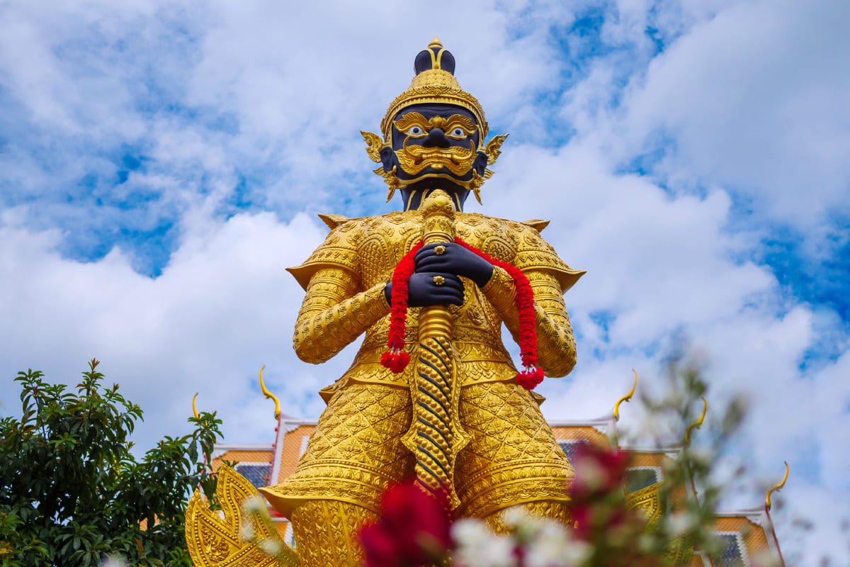 ท้าวเวสสุวรรณ (Thao Wessuwan) คาถาท้าวเวสสุวรรณท้าวเวสสุวรรณ 4 คาถาบูชาท้าวเวสสุวรรณวัดจุฬามณี บทสวดท้าวเวสสุวรรณ