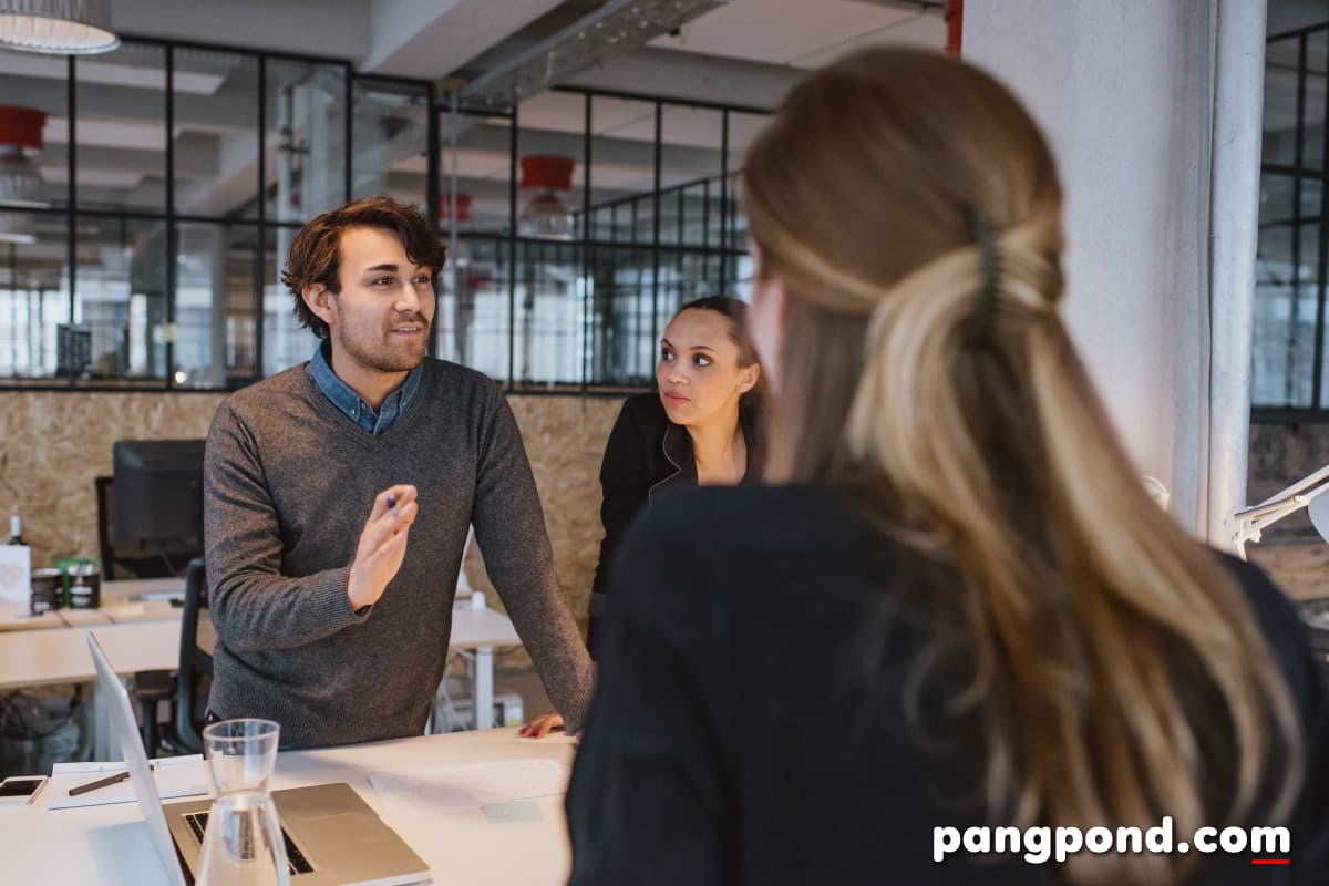 มารยาททางสังคม ให้เกียรติสัมมาคารวะฟังดูพูดครบจบ 6 มารยาท? 2 มารยาทในการพูด