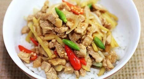 เมนูอาหารไทยยอดนิยม (Popular Thai food menu) เมนูอาหารไทยยอด 5 หมูผัดพริกขิง