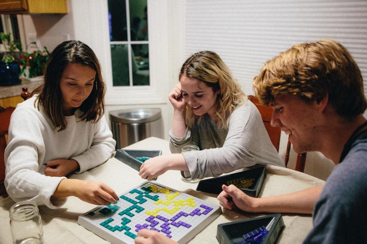 บอร์ดเกม 9 รวมความสามารถทางวิทยาศาสตร์ของผู้เล่นในเกมดังนั้น 4 บอร์ดเกม 03